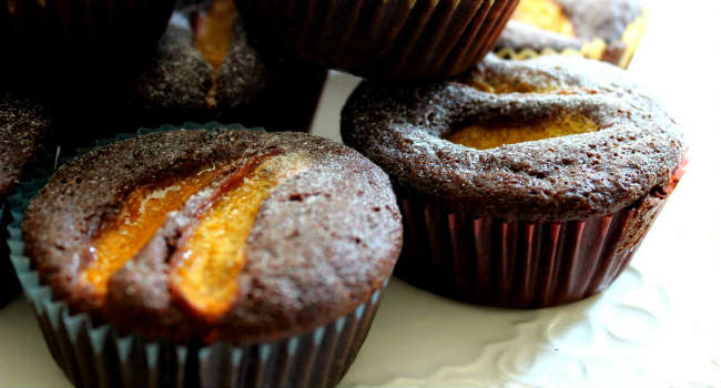 muffin-cioccolato-albicocche-1024x551-2
