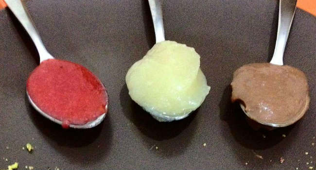 Mousse-cacao-creme-alle-pere-salsa-alle-fragole