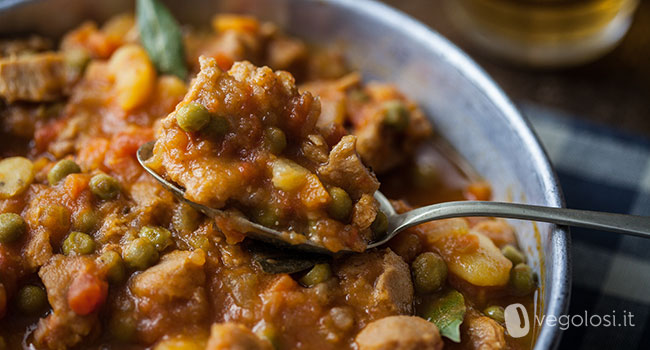 spezzatino di soia patate e piselli